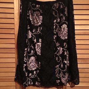 NEW YORK AND COMPANY LACE SKIRT
